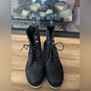 Sorel Hi-Line Lace boots Black Leather Waterproof Women’s Boots